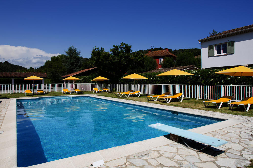 Hotel Du Bosquet Pegomas Exterior photo